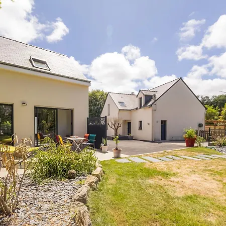 Holiday home En Briere Avec Jardin Et Terrasse - Fr-1-306-1312 *