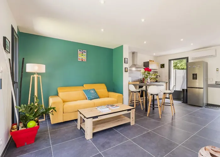 En Briere Avec Jardin Et Terrasse - Fr-1-306-1312 Dom wakacyjny